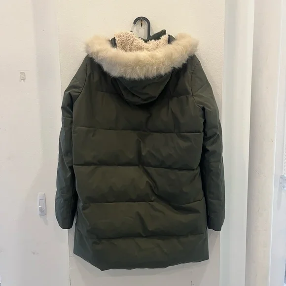 Sweaty Betty Olive Green Puffer Coat size small - Picture 9 of 9